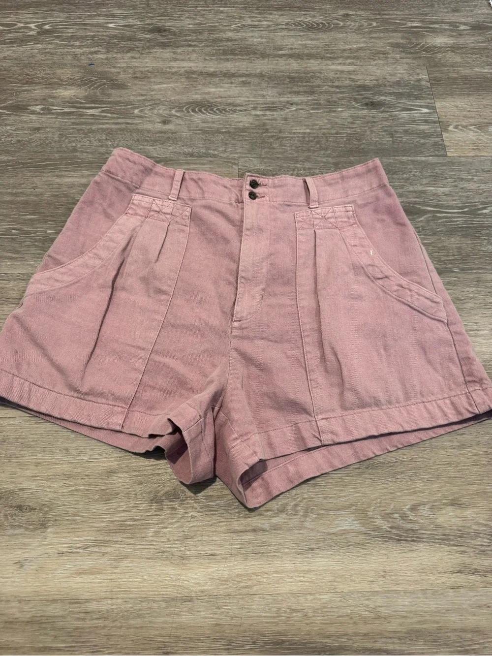 Universal Thread High-Rise A-Line Pleated mauve Shorts w/ double-button closure